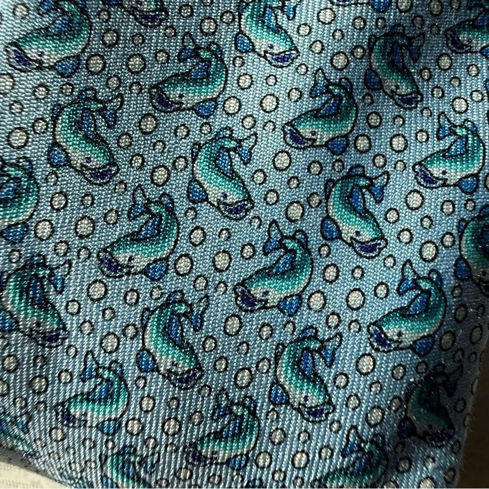 Vineyard Vines 100% Silk Tie Whake style 48 inch blue
